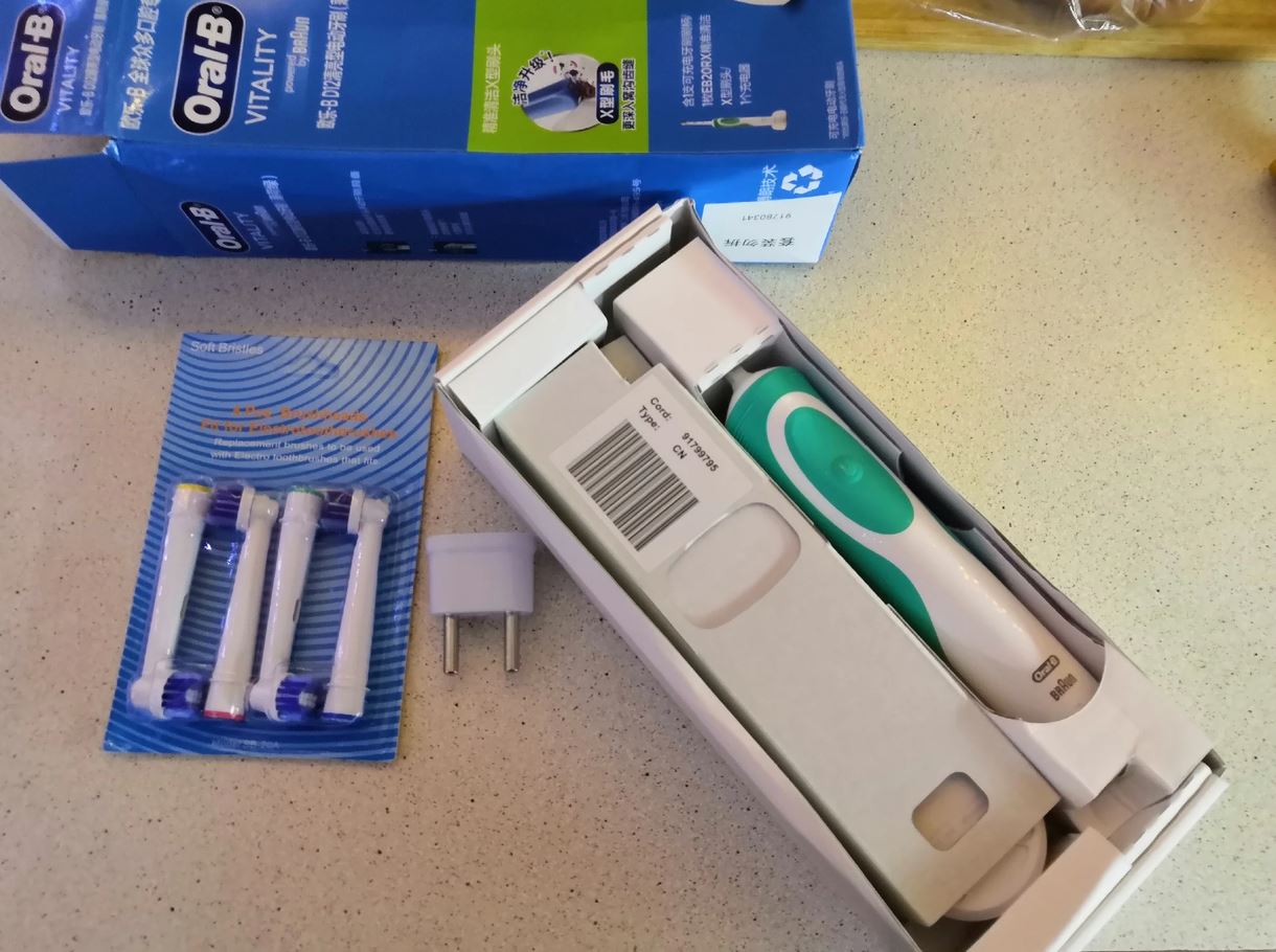Электрическая зубная щётка для ежедневного ухода. Oral-B — определенно, лучшая щетка из всех существующих. Фото.