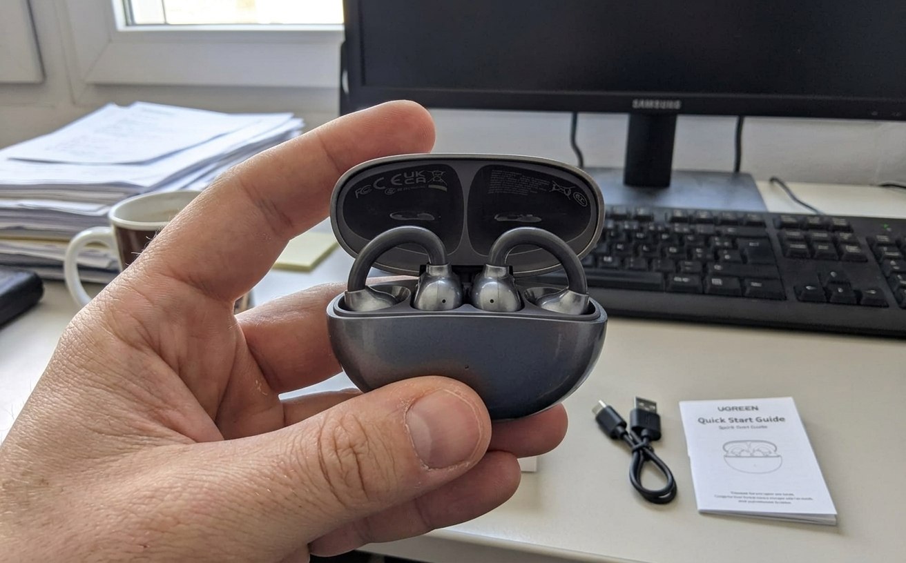 UGREEN ClipBuds: наушники с клипсой для тех, кому вкладыши давят. Жена носит на пробежках — говорит, забывает, что они на ушах. Фото.