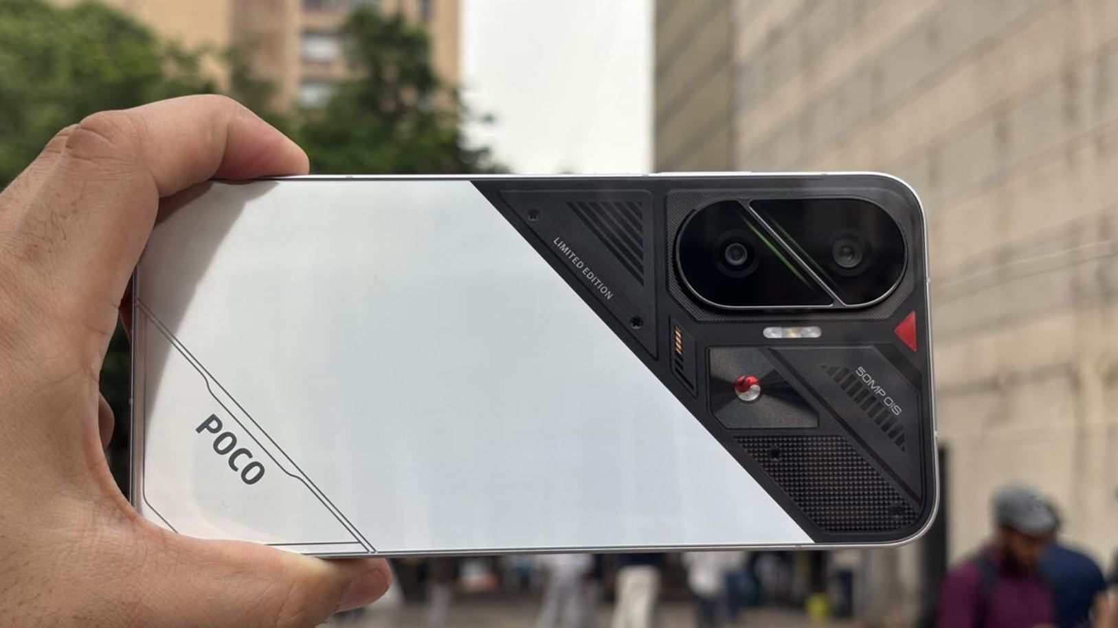 POCO F7 5G — что купить вместо Айфона для ВК и МАХ. POCO F7 — смартфон почти без слабых мест. Фото.