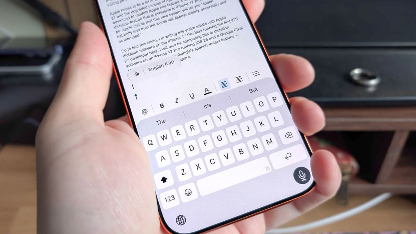 Улучшенная диктовка в iOS 27. Почему iPhone 18 оставят без диктовки — очень странно. Фото.