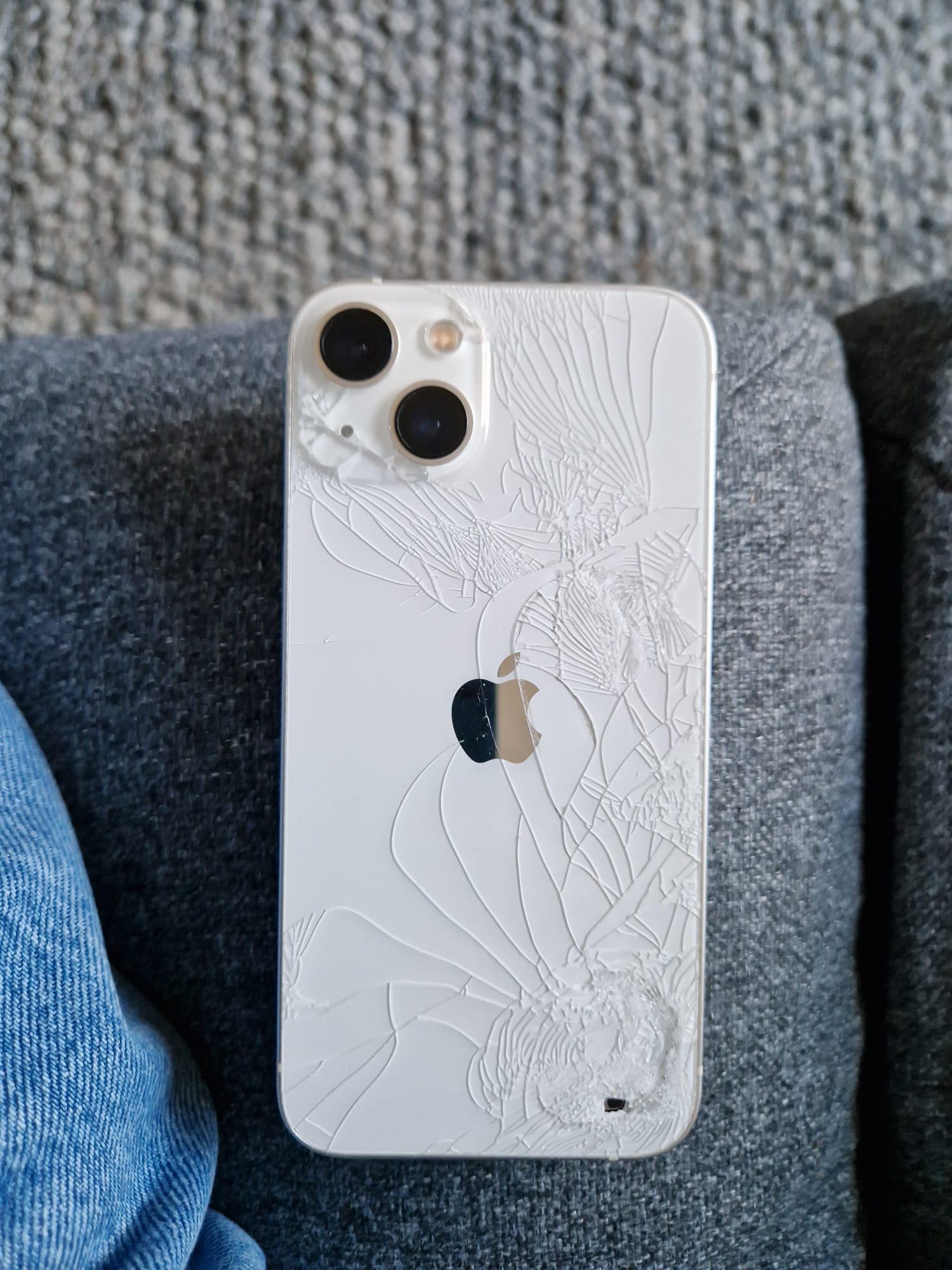 Что проверить после падения iPhone. В лучшем случае треснет задняя панель, в худшем сломается еще что-нибудь. Фото.