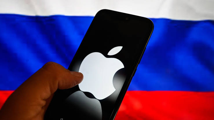 Что будет с iPhone в России на самом деле. iPhone в России пока не грозит. Фото.