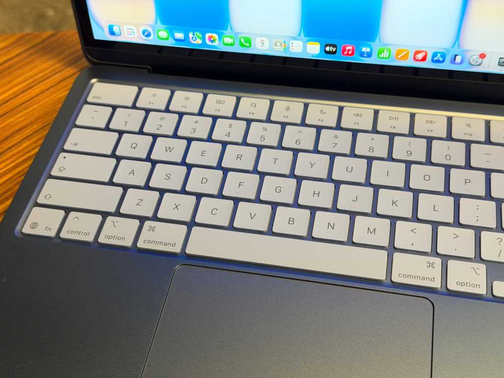 Стоит ли отключать быструю заметку на Mac. Проверьте, помогла ли вам эта настройка избежать задержки. Фото.