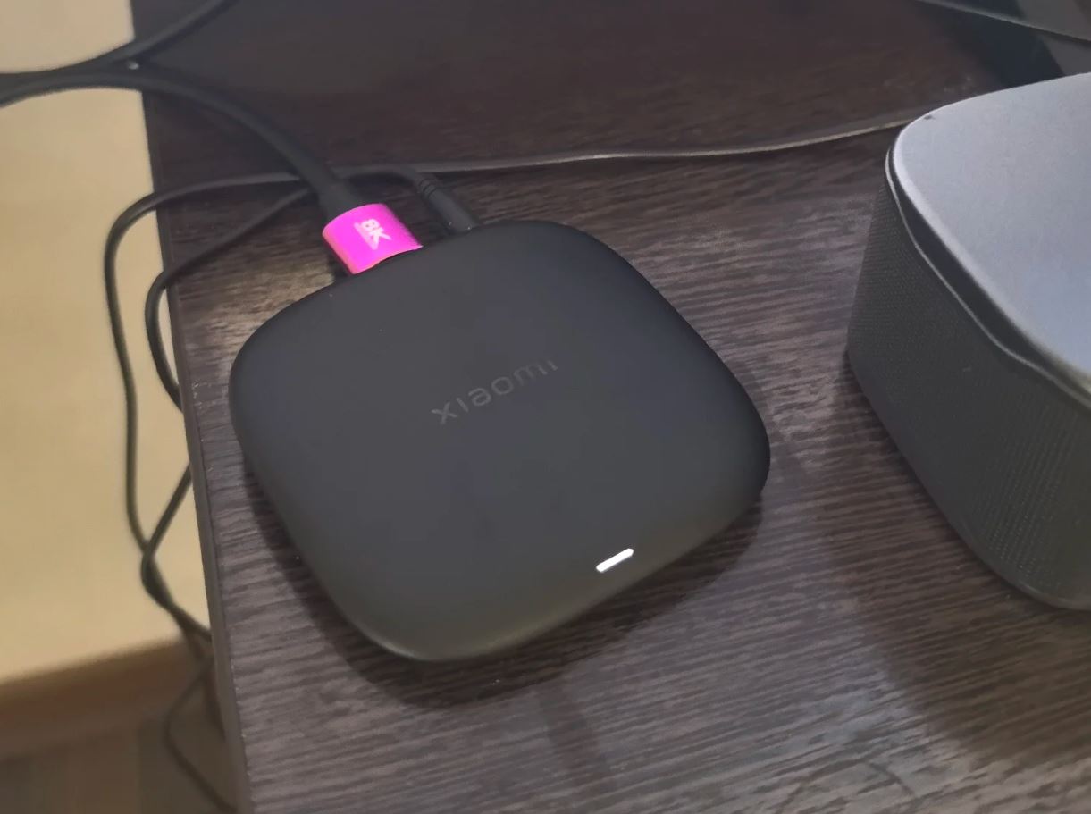 Какой ТВ-бокс купить на Android TV. Если ищете хорошую ТВ-приставку, вам точно стоит брать модель от Xiaomi. Фото.