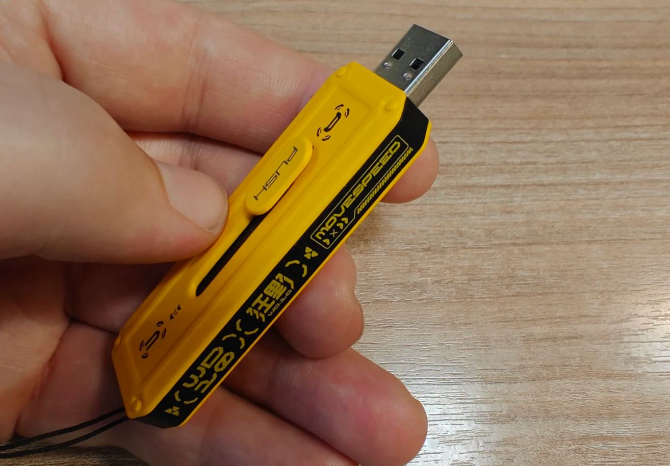 Быстрый накопитель с USB 3.2 Gen 2. Размером с флешку, а памяти — хоть отбавляй. Фото.