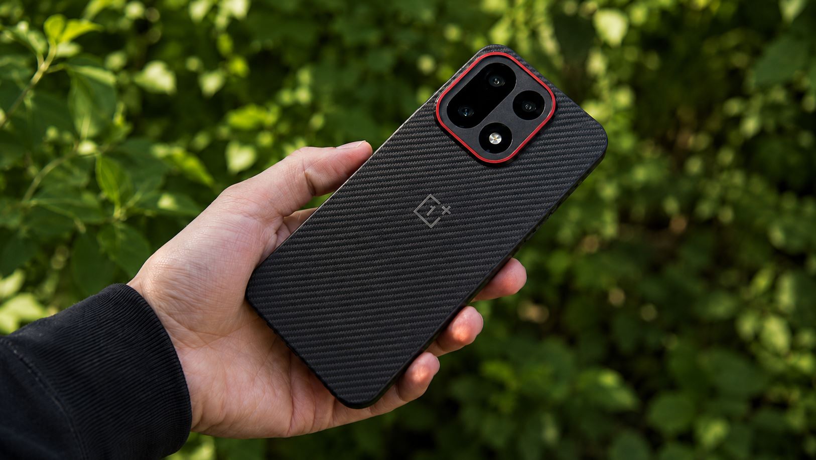 Стоит ли брать OnePlus 15 в 2026 году. Определенно берите. За нынешние 50-60 тысяч рублей лучше ничего не найти. Фото.