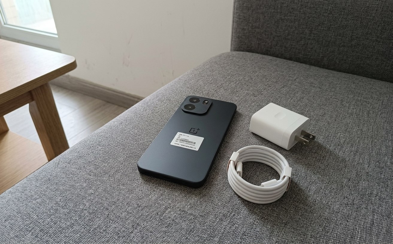 Смартфон с очень мощной батареей. OnePlus Turbo 6V приятно удивит вас автономностью. Фото.