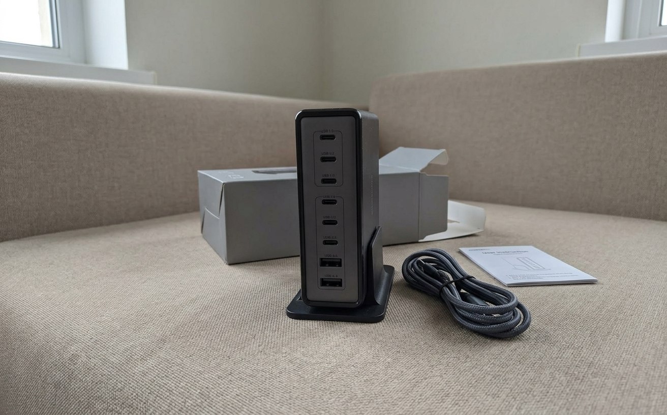 Стоит ли покупать зарядное устройство UGREEN. Отличный блок для тех, кто не знает, как с комфортом разместить все зарядки на одном столе. Фото.