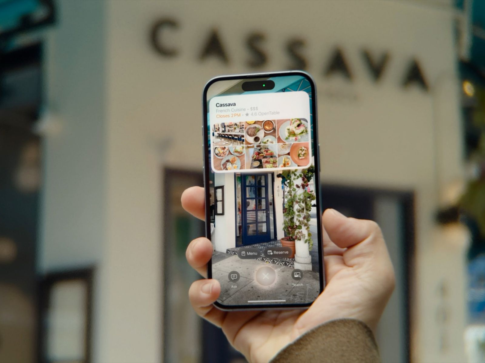 Зачем наушникам камера и при чем тут Siri. Пока Visual Intelligence опирается только на камеру айфона. Фото.