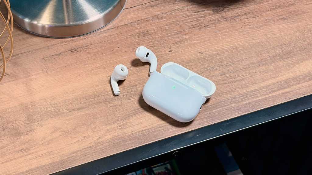 Когда выйдут AirPods с камерами. Даже если Apple не представит AirPods с камерами, в продаже есть Pro 3, которые точно ничем не хуже. Фото.