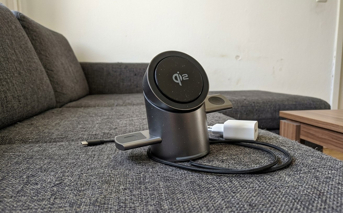 Зарядка 3 в 1 для iPhone, Apple Watch и AirPods. Док-станция выглядит классно. Фото.