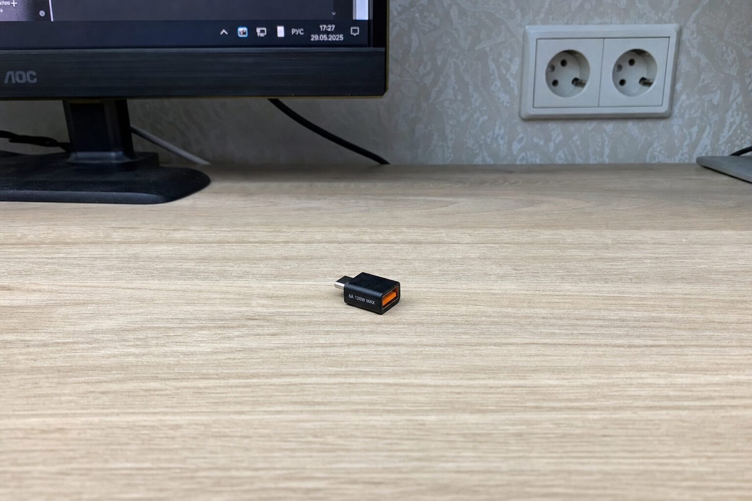 OTG-переходник USB 3.0 на Type-C для быстрой передачи файлов. USB 3.0 — значит фильм на флешке копируется не полчаса, а минуты.. Фото.