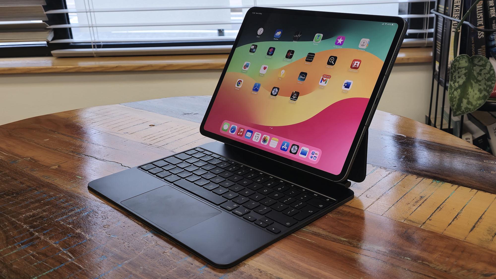Весна 2027: iPad Pro и MacBook Air. Не забывайте, что iPad Pro тоже работает на последнем актуальном чипе, и его тоже надо обновить. Фото.