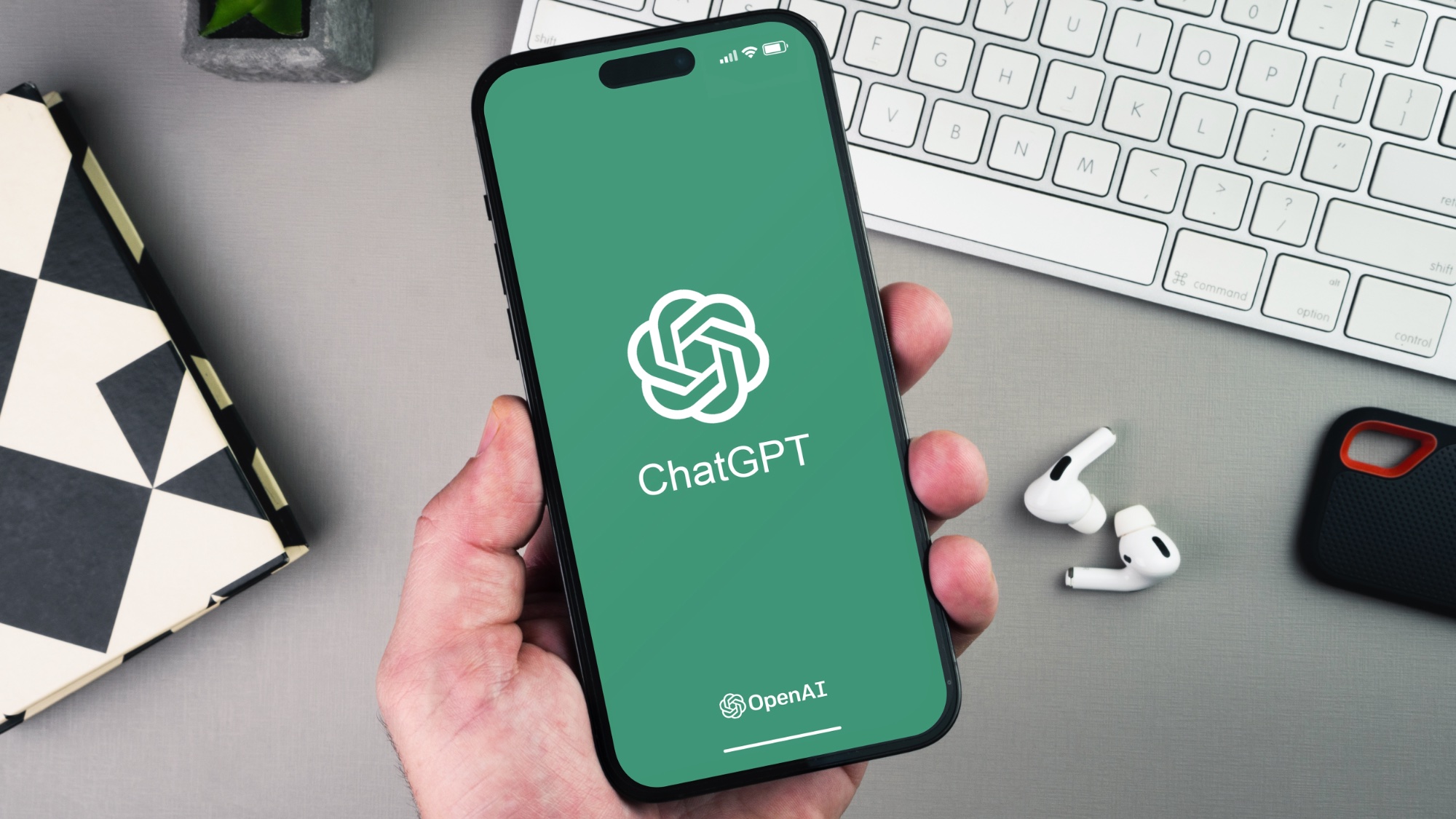 Стоит ли вообще платить за ChatGPT. Теперь бесплатный ChatGPT — это топчик. Фото.