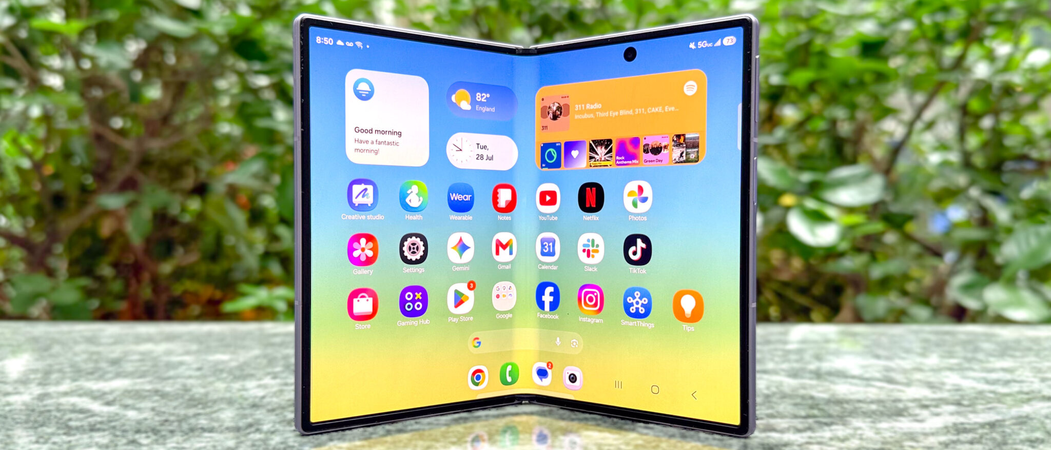 Характеристики Galaxy Z Fold 8: экран, процессор и батарея. Железо здесь что надо, хоть без минусов и не обошлось. Фото.
