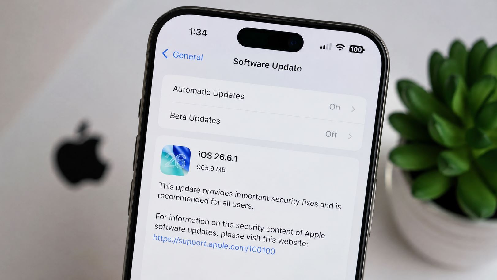 Что Apple изменила в iOS 26.6.1. Обновление внезапное, но поставить его нужно уже сейчас. Фото.
