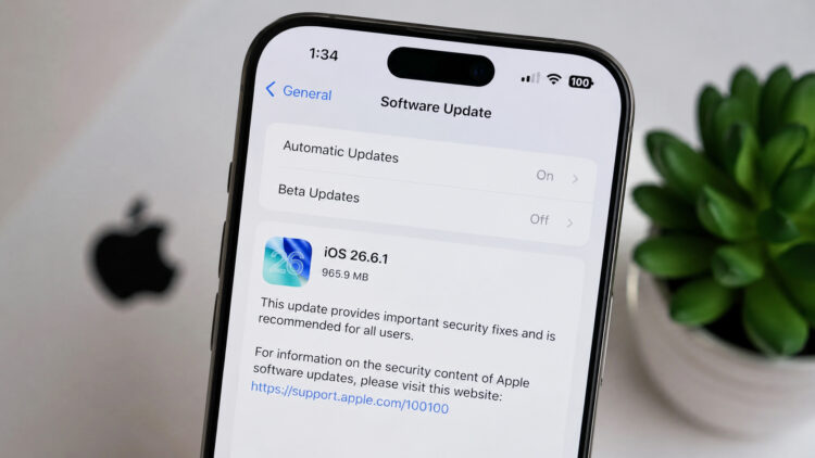 Apple выпустит еще одно обновление перед iOS 27: зачем нужна iOS 26.6.1. Фото.