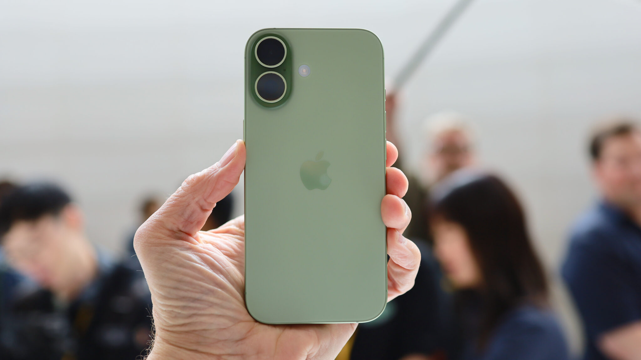 Цены на iPhone 17 могут поползти вверх. Apple может увеличить цены на iPhone 17 в любой момент. Фото.