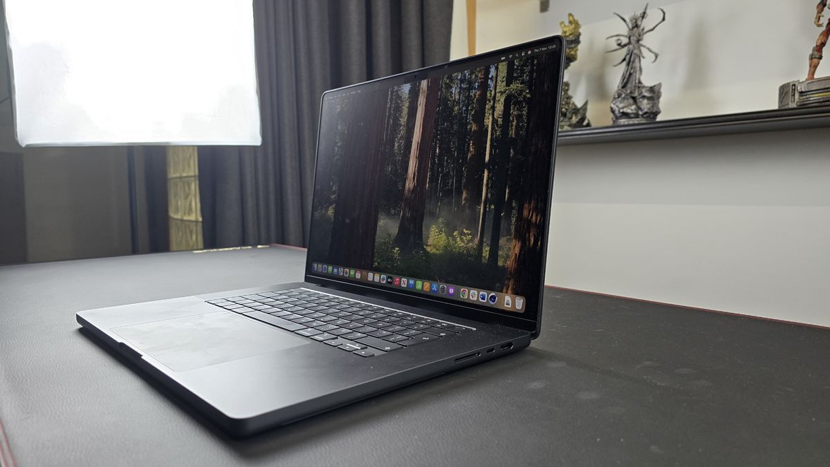 Что на самом деле делает Low Power Mode на Apple Silicon. MacBook Pro отключает 120 Гц и переходит на стандартные 60. Фото.