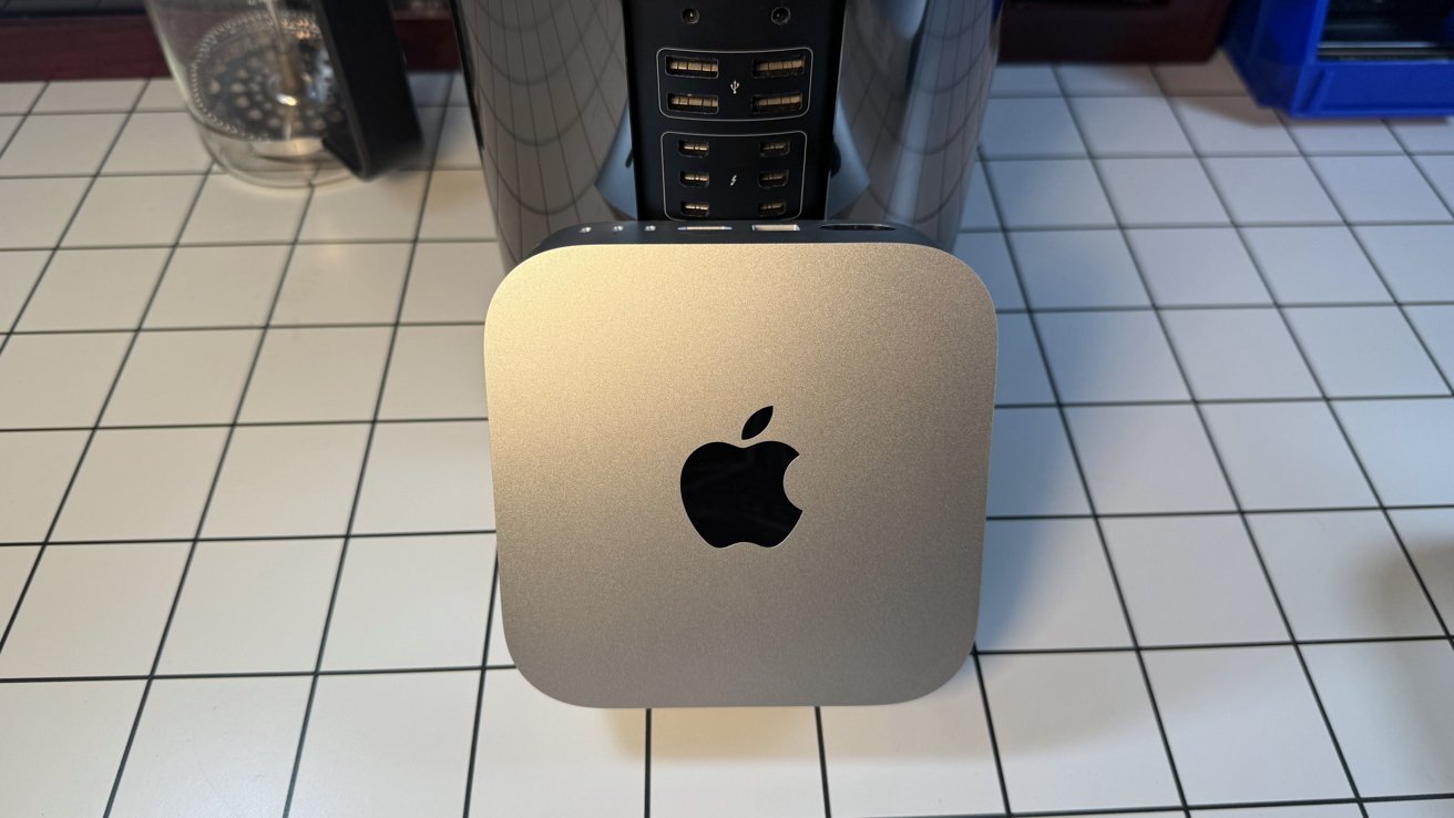 Оперативной памяти стало больше, и она быстрее. Оперативная память в Mac mini получила большую пропускную способность. Фото.