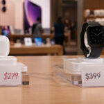 Apple Watch и AirPods подорожают в сентябре: на сколько и стоит ли покупать сейчас. Фото.