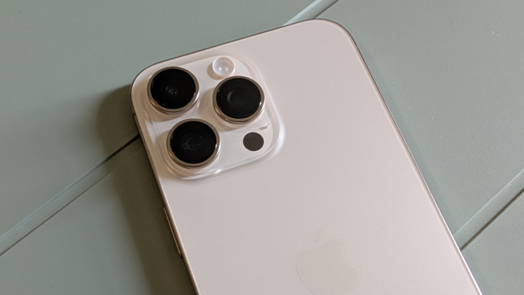 Камера iPhone 16 Pro Max