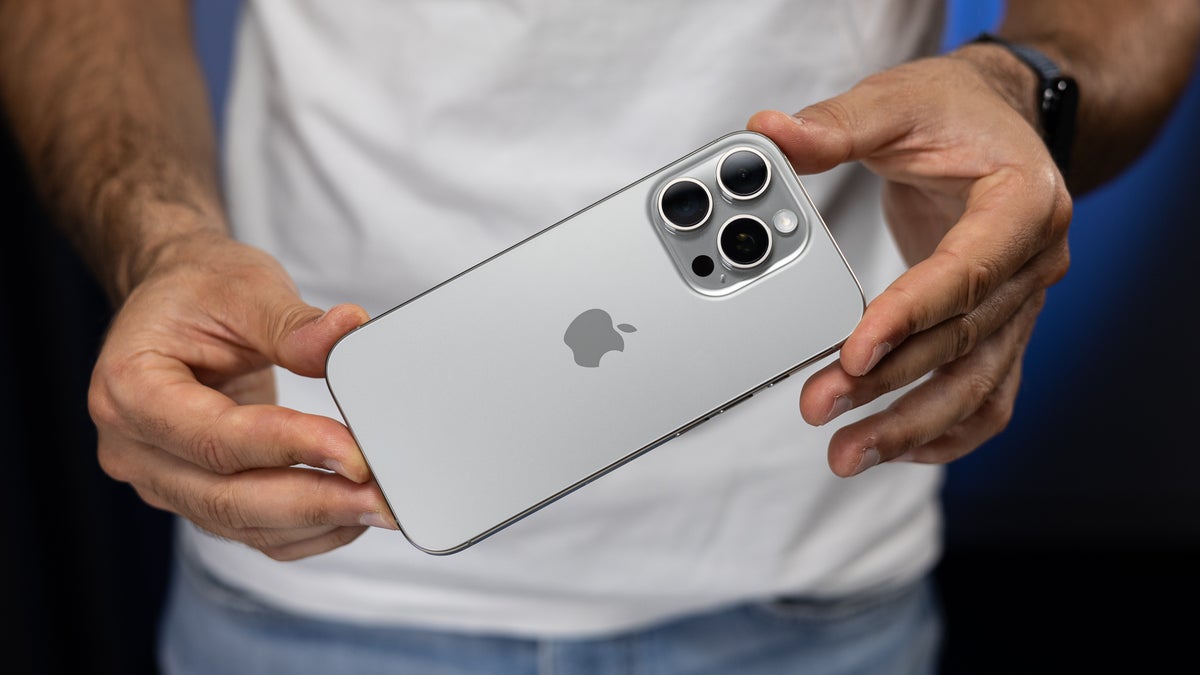 Задняя панель iPhone 16 Pro Max