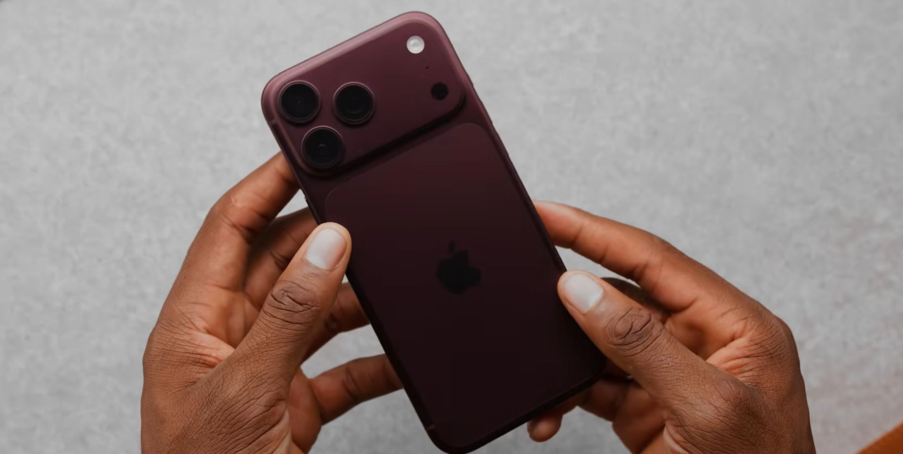 Вид сзади на iPhone 18 Pro Max