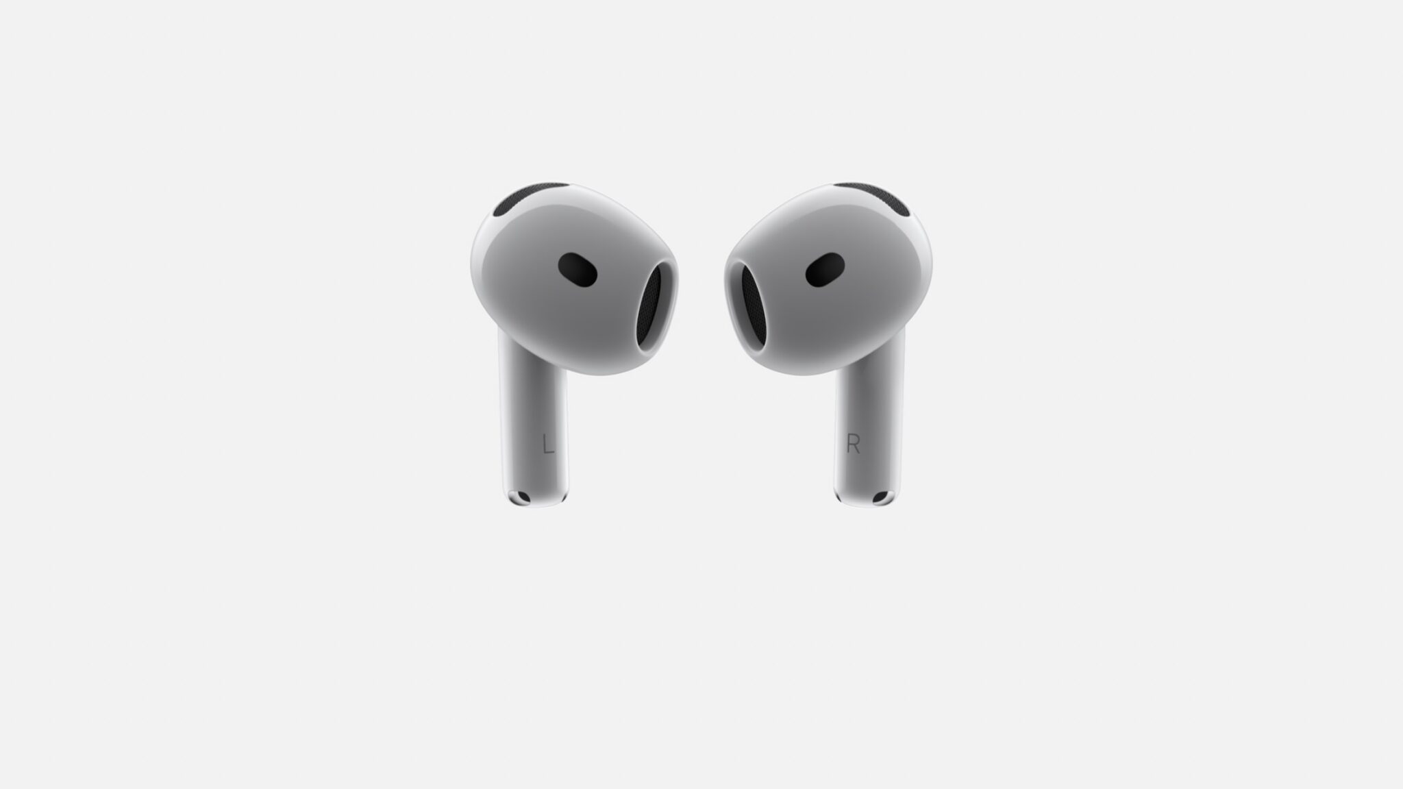 Шумоподавление есть в обеих версиях. Дизайн двух наушников AirPods 5. Фото.