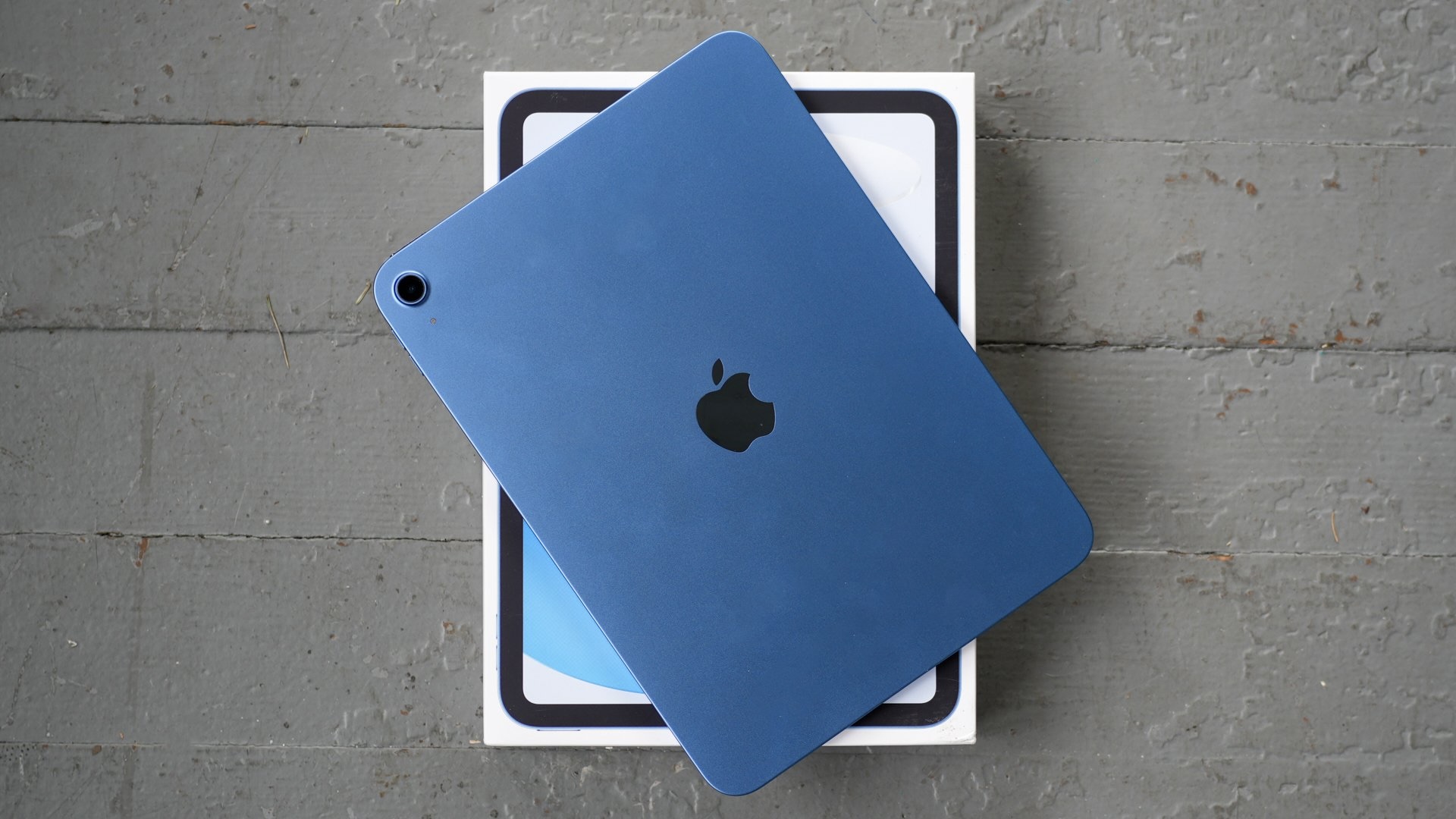 iPad 11 на коробке