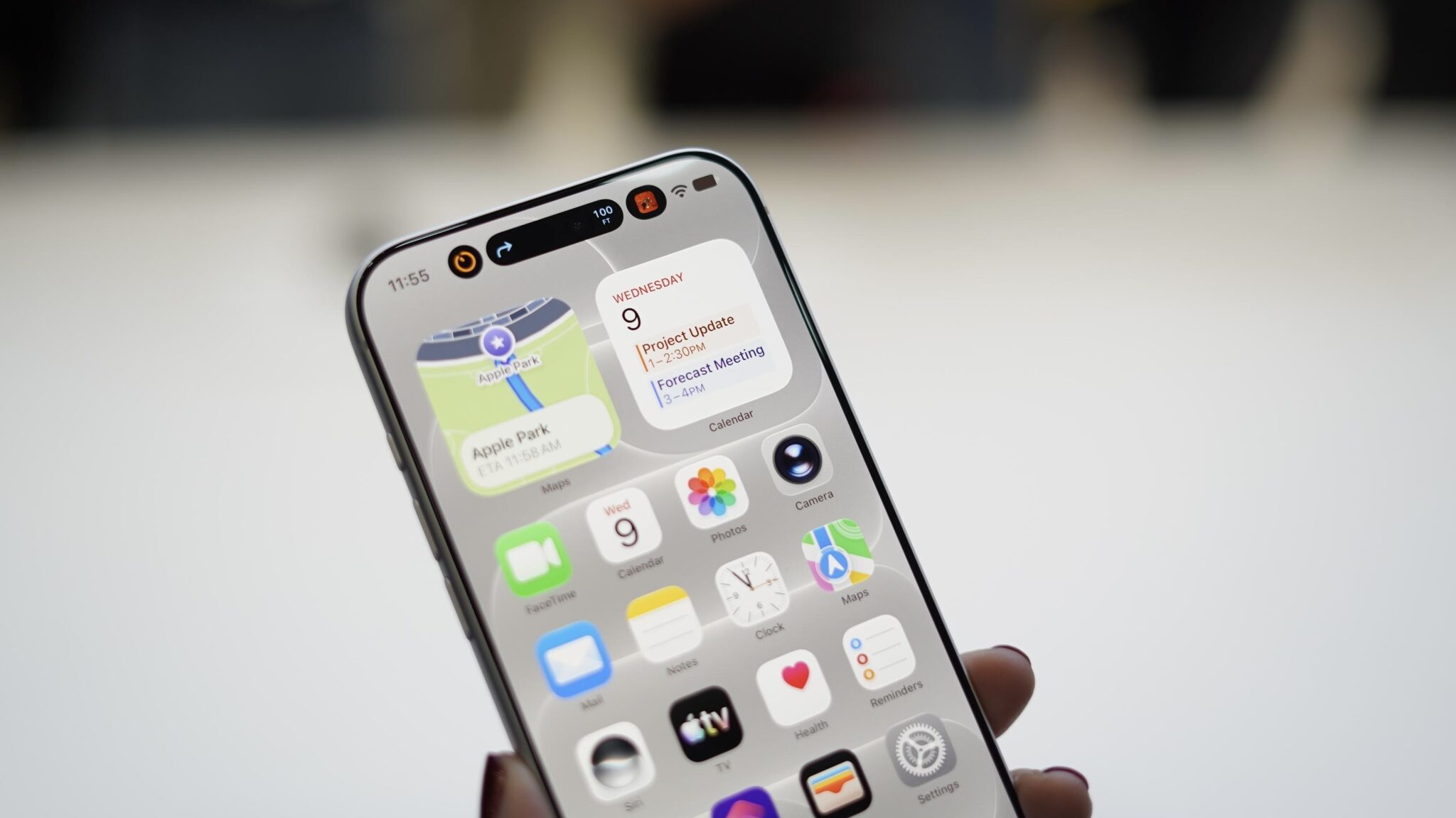 Когда предзаказ и стоит ли торопиться. Dynamic Island iPhone 18 Pro с поддержкой трех приложений. Фото.
