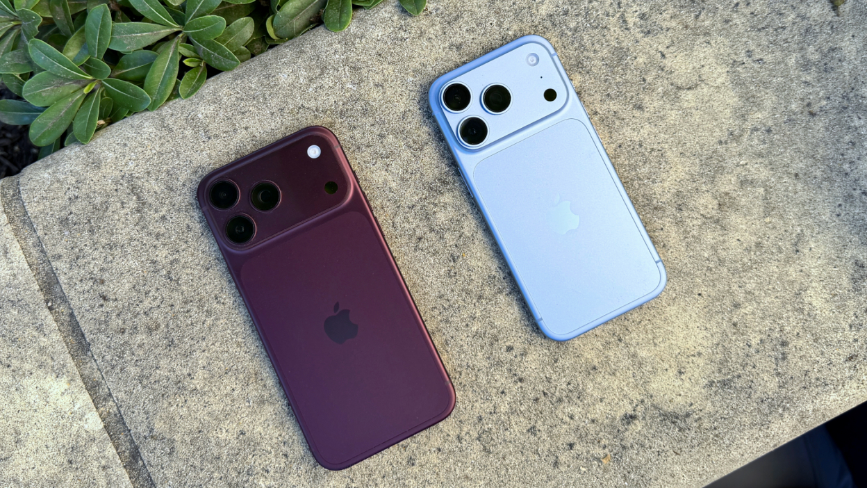 iPhone 18 Pro Max и iPhone 18 Pro в бордовом и голубом цвете