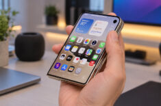 iPhone Duo уже подержали в руках: первые отзывы о раскладном айфоне. Фото.