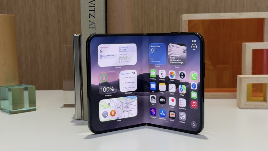 Раскрытый iPhone Duo