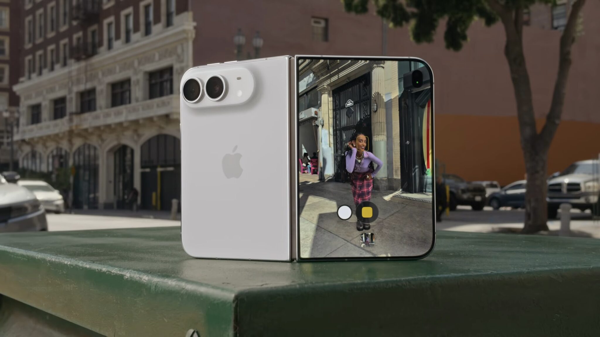 iPhone Duo в разложенном виде