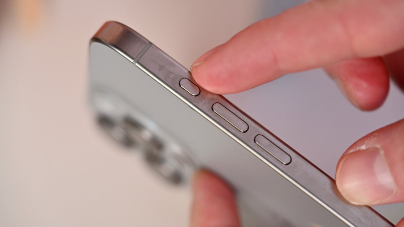 Кнопки действия тоже не завезут. Кнопка действия в iPhone 15 Pro. Фото.