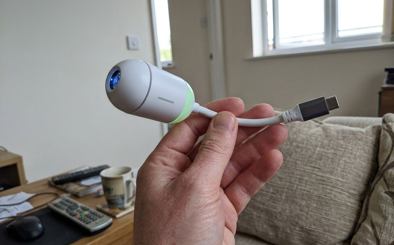 USB-проектор звёздного неба, который превращает потолок в галактику. Прикольный проектор, который рекомендуют купить во многих роликах. Фото.