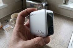Я купил зарядку, которая заряжает любой iPhone быстрее остальных, а стоит дешевле Apple. Я купил зарядку, которая заряжает любой iPhone быстрее остальных, а стоит дешевле Apple. Фото.