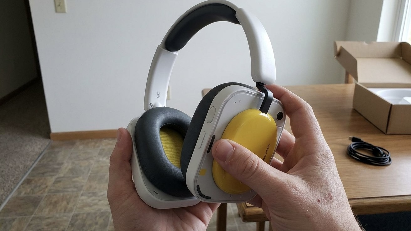 Наушники Nothing Headphone (a) с желтыми чашками