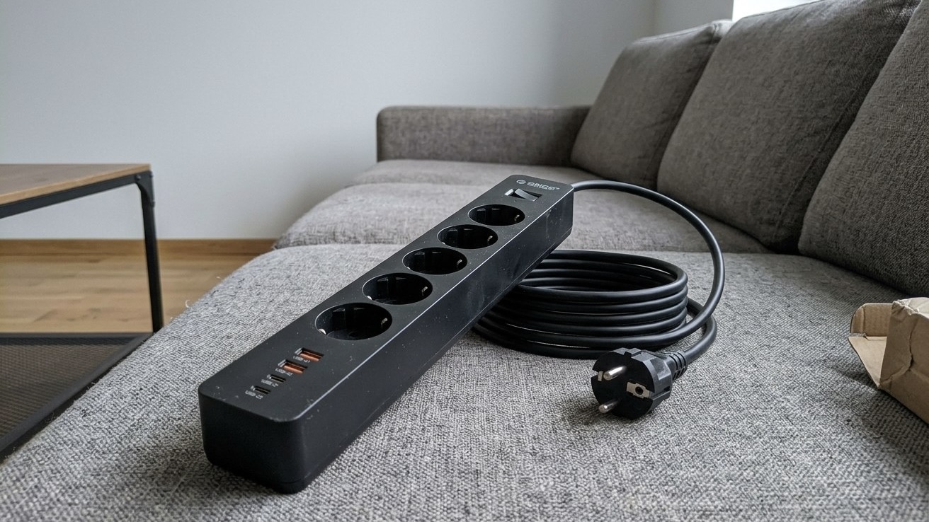 Удлинитель ORICO с USB-портами на рабочем столе