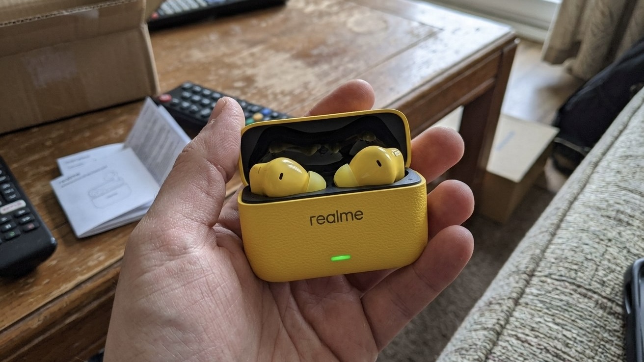 Наушники realme Buds T500 Pro в желтом кейсе