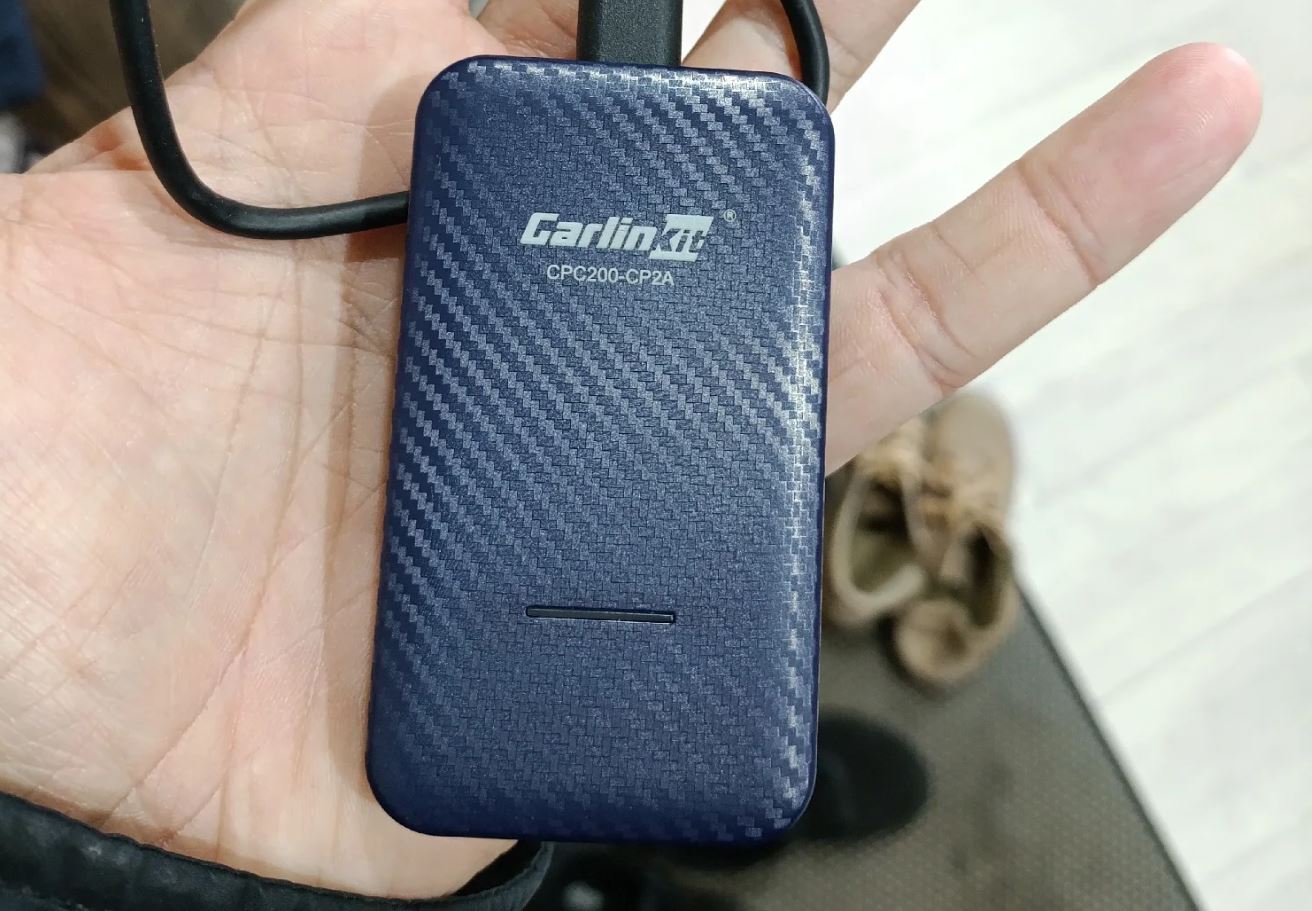 Беспроводной адаптер CarPlay для авто, который есть на АлиЭкспресс