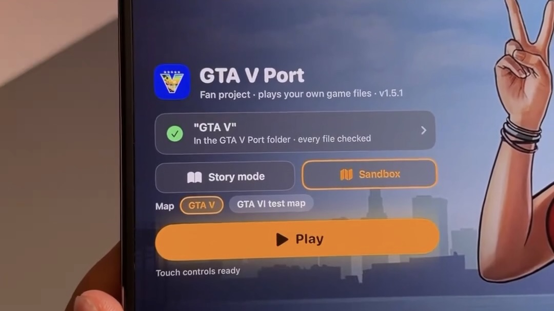 Стартовый экран GTA V Port: файлы игры проверены, доступны режимы Story mode и Sandbox и кнопка Play. Изображение: BenGeskin