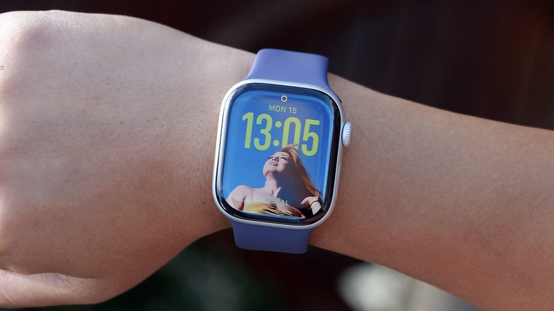 Apple Watch на руке у пользователя
