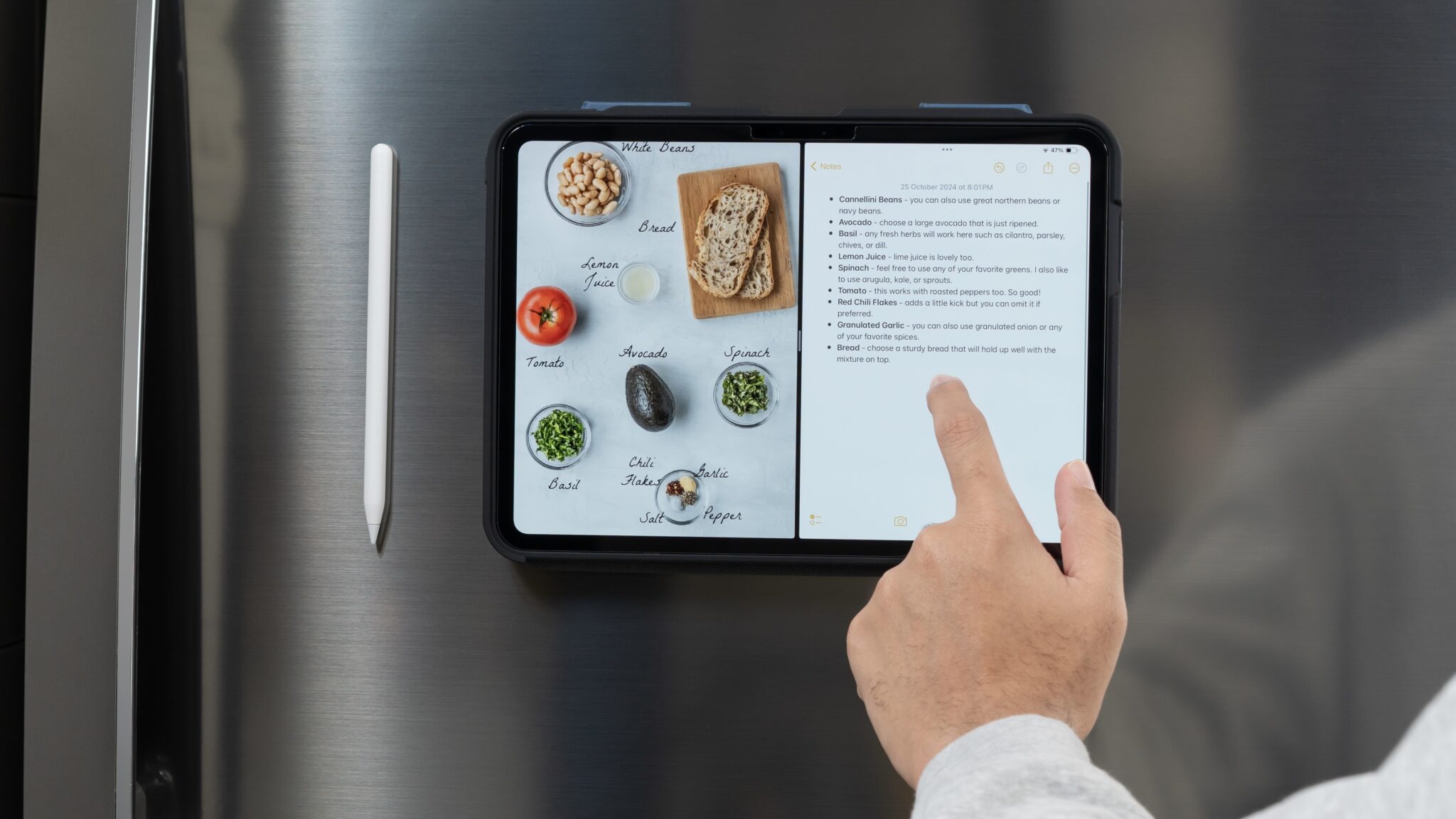 Рецепт приготовления на экране iPad, который примагничен к холодильнику
