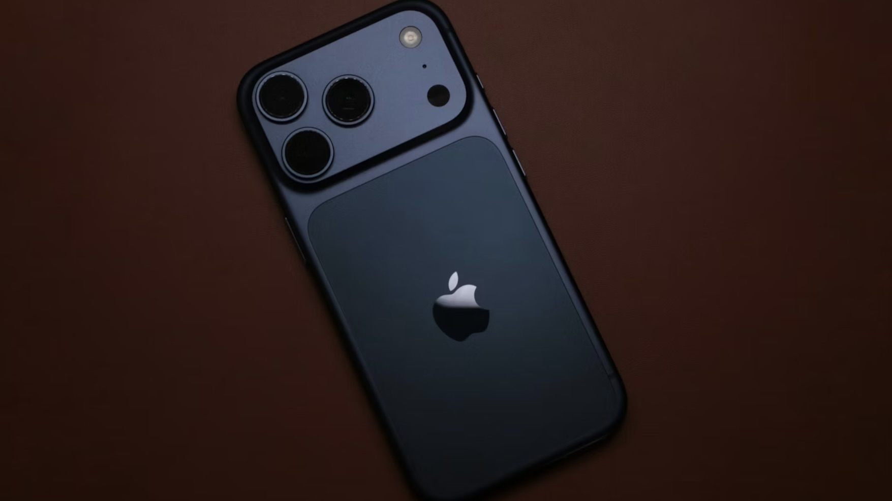 Черный iPhone 18 Pro