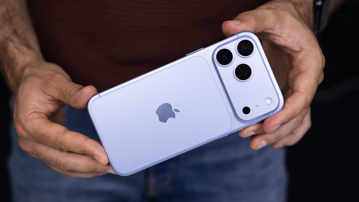 iPhone 18 Pro в цвете Glacier