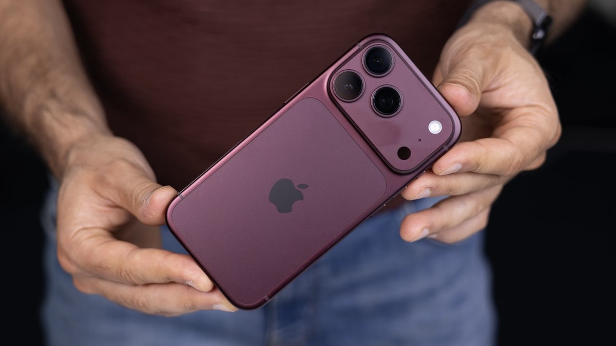 iPhone 18 Pro в цвете бургунди