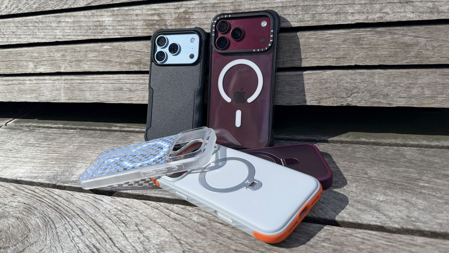 Чехлы iPhone 18 Pro с открытым блоком камер