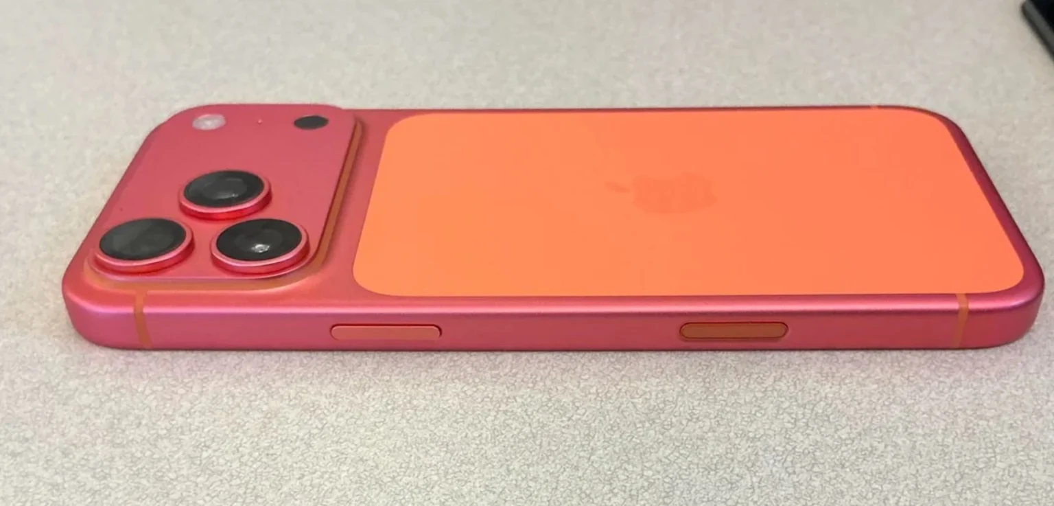Порозовевший iPhone 17 Pro Max